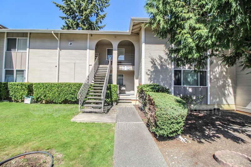 Primary Photo - 17310 NE 45th St