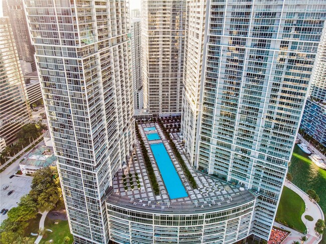 Foto del edificio - 475 Brickell Ave