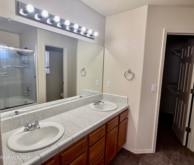 Foto del edificio - 981 Julia Ln