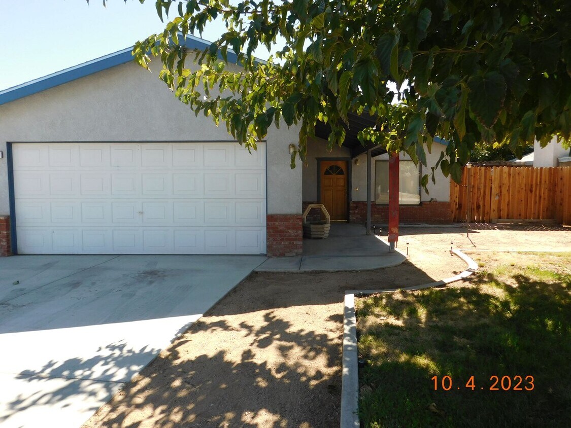 805 Charles Ct, Ridgecrest, CA 93555 House Rental in Ridgecrest, CA