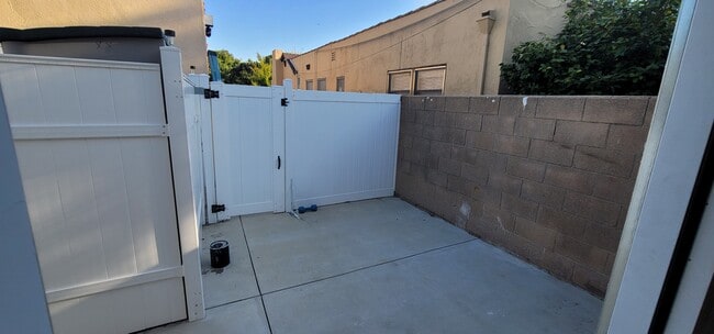 Building Photo - 2167 Casa Grande St
