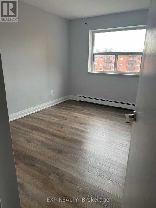 Building Photo - 579 Clare Ave