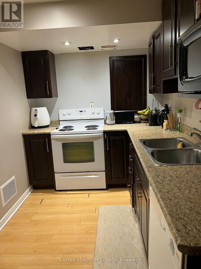 Building Photo - 108 Maroon Dr