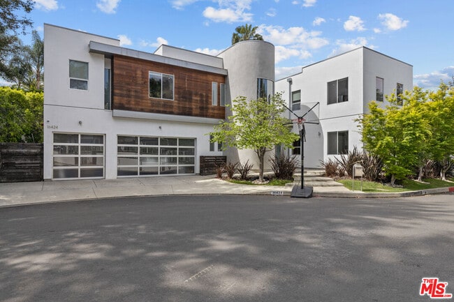 Building Photo - 16424 Marbro Dr