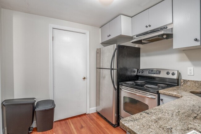 Foto del edificio - 88 College Ave