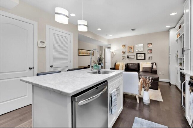 Foto del edificio - 710 Shepherd Rd NW