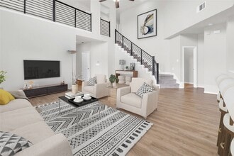 Building Photo - 15100 Crown Mnr Dr