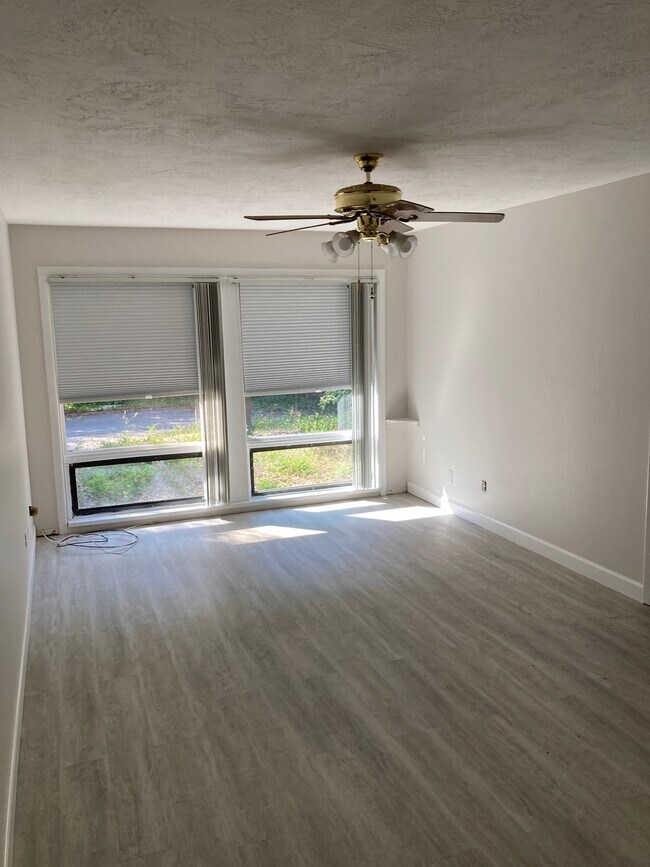 Building Photo - 1750 Braxton Bragg Ln