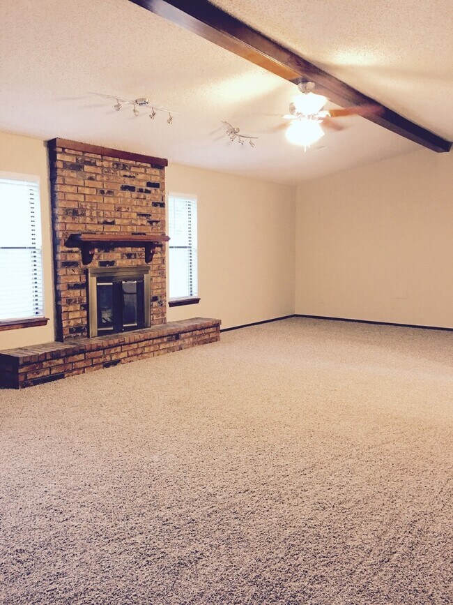 Building Photo - Spacious 3 Bedroom, 2 Bath Home in Moore!