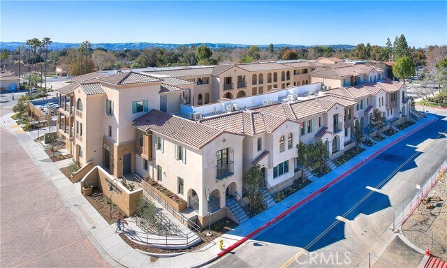 Foto principal - 501 W Foothill Blvd