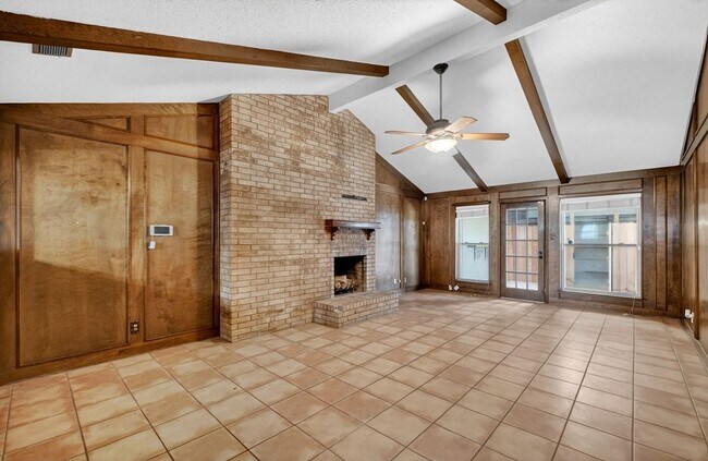 Foto del edificio - 3700 Monclair Ave