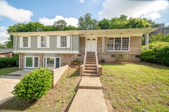 Building Photo - 3413 Hiawatha Dr