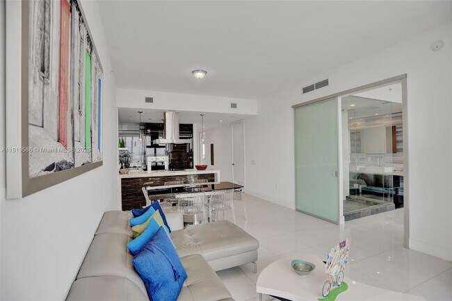 Foto del edificio - 1100 Biscayne Blvd