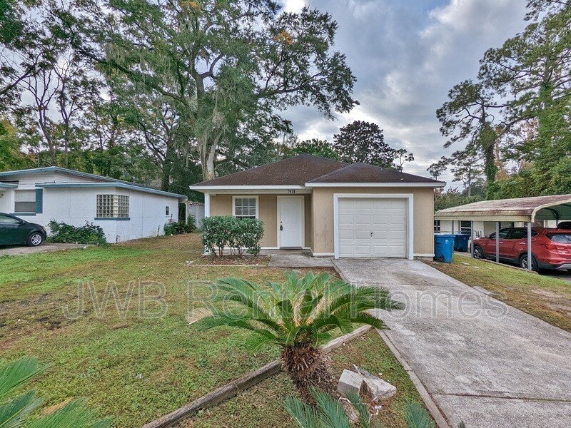 Foto principal - 7928 India Ave