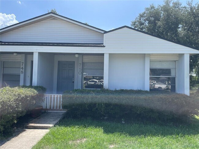 Building Photo - 750 Zella Ln
