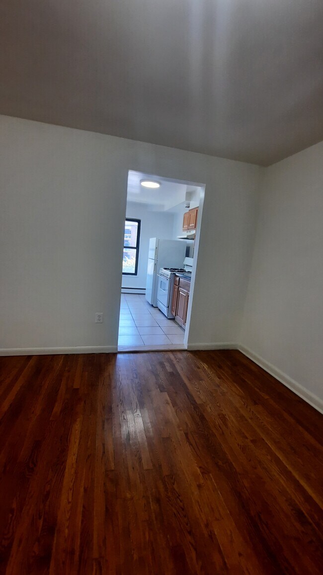 Building Photo - 2514 4th St NE
