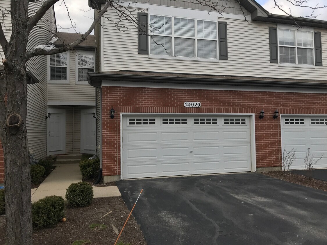 Primary Photo - 24020 W Walnut Dr