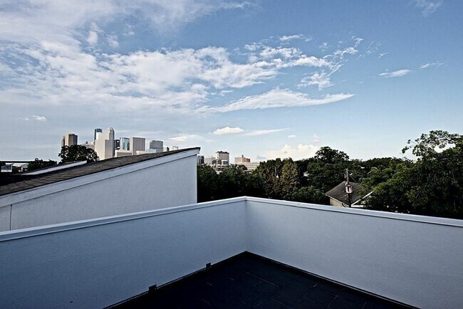 Foto del edificio - 11 Hyde Park Blvd