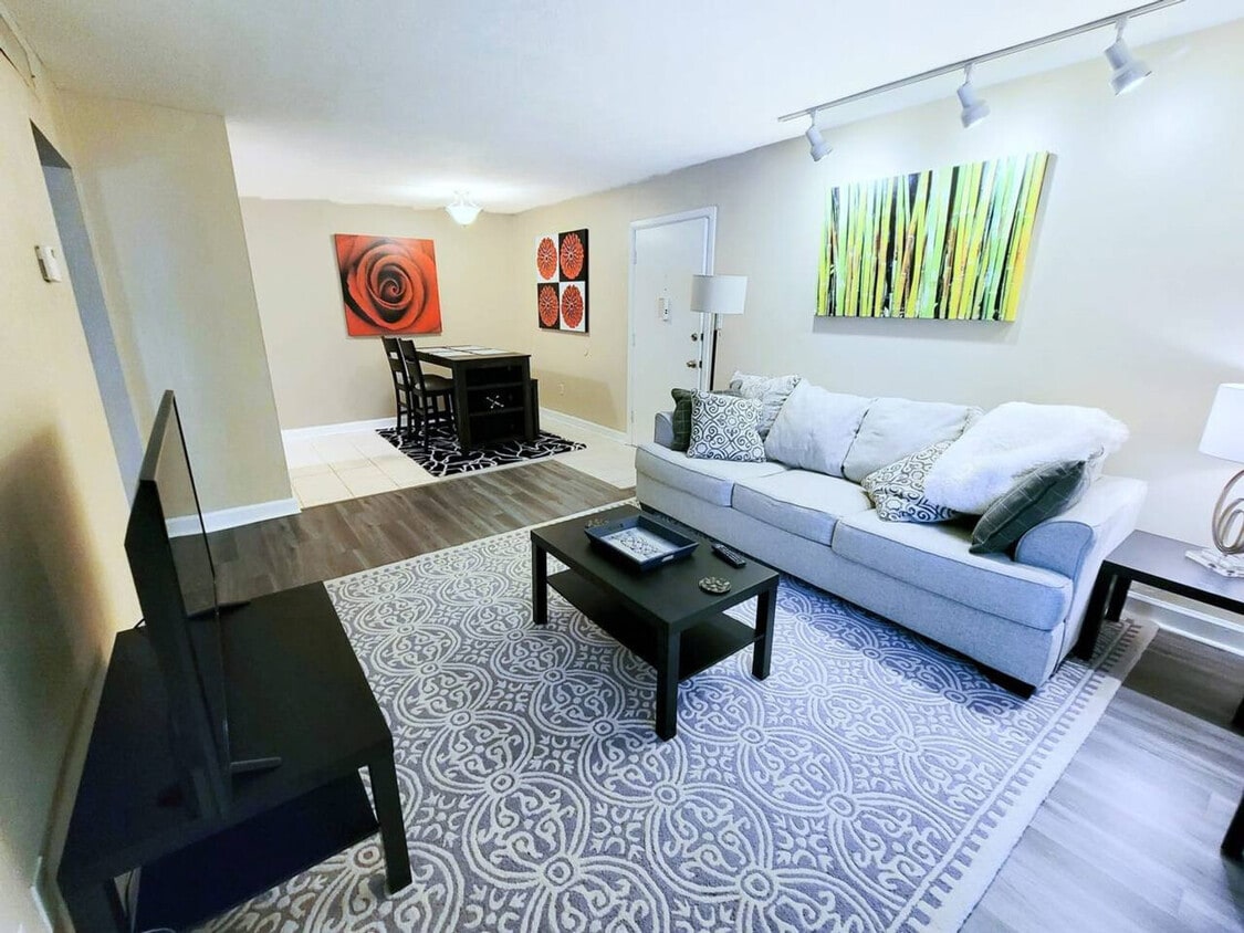 Primary Photo - 1700 SW 16th Ct