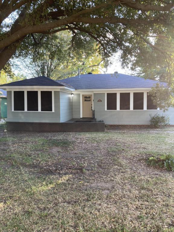 Primary Photo - 245 Roma Dr