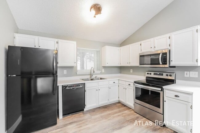 Foto del edificio - 11630 Kendall Cir