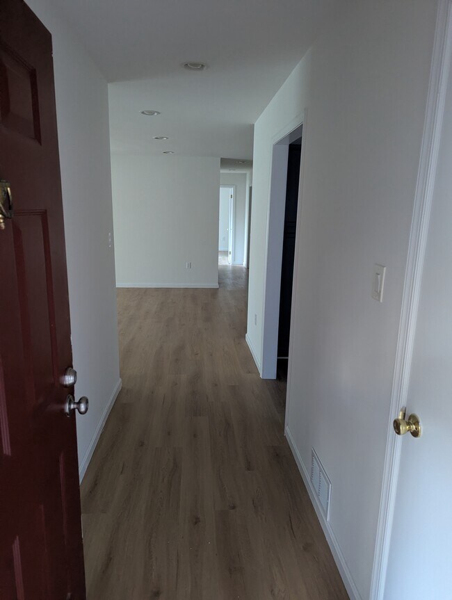 Foto del edificio - 28 Windbrooke Cir