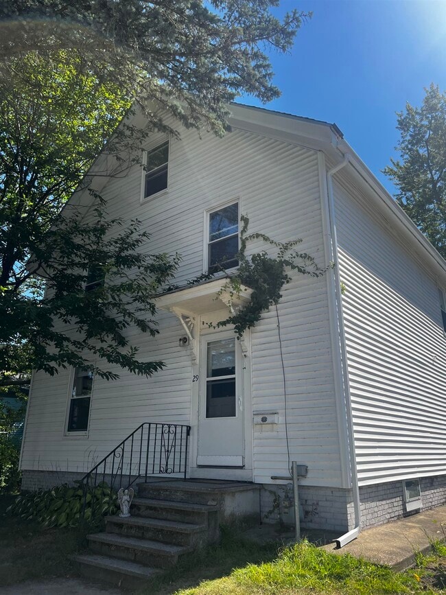 Building Photo - 29 Hall Pl