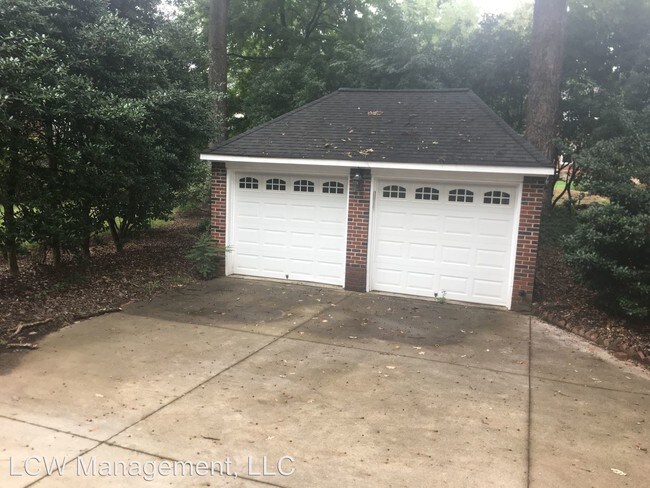 Building Photo - 4 br, 2.5 bath House - 2211 Buena Vista Road