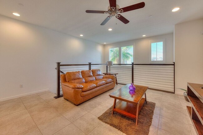 Foto del edificio - 8872 Maple Ave