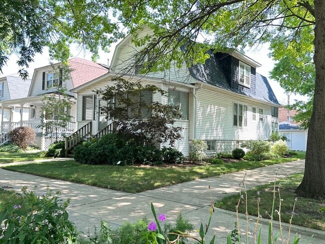 Building Photo - 5701 N Keystone Ave