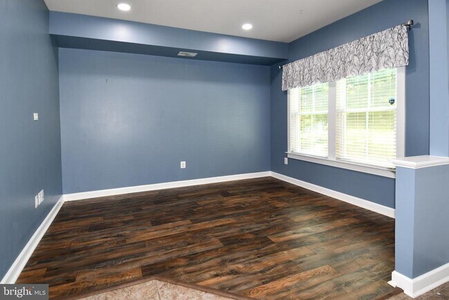 Building Photo - 409 Hydrangea Place