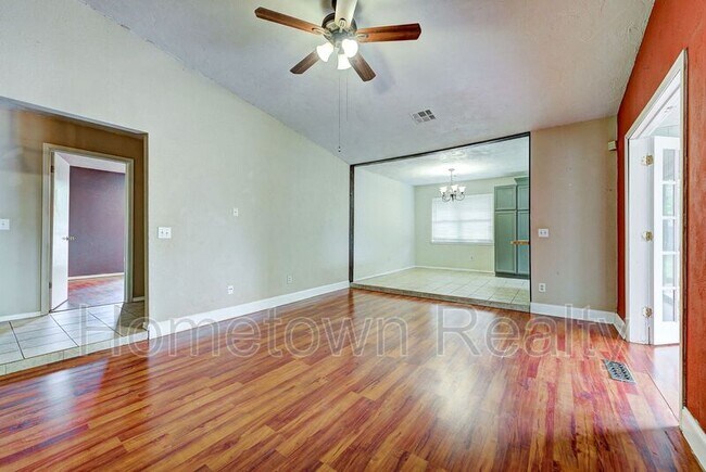 Foto del edificio - 816 NW 139th St