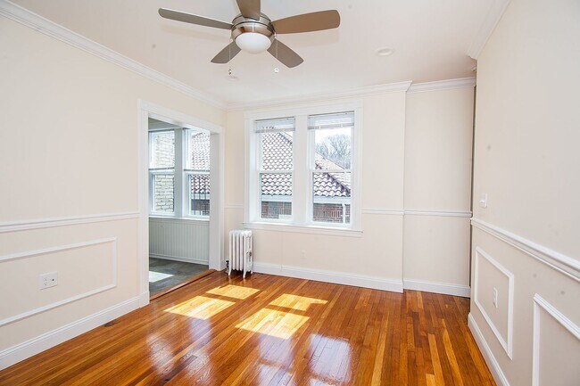 Foto del edificio - Charming 1 Bedroom-No Broker Fee