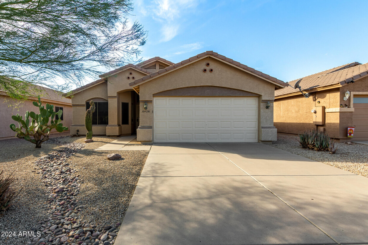 Foto principal - 6426 S Foothills Dr