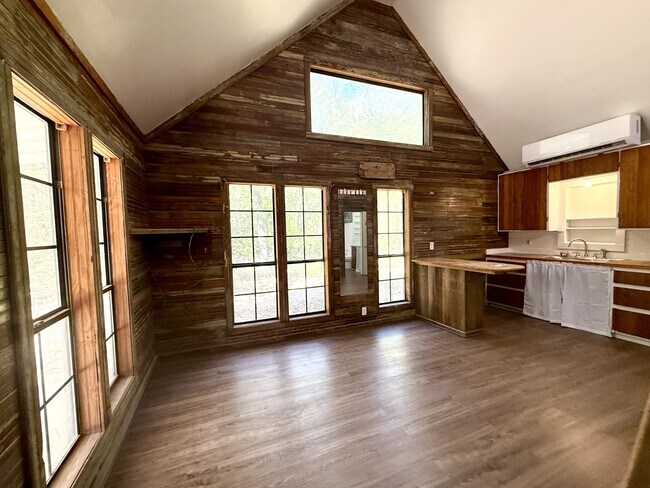 Foto del edificio - 535 Woodlawn Dr