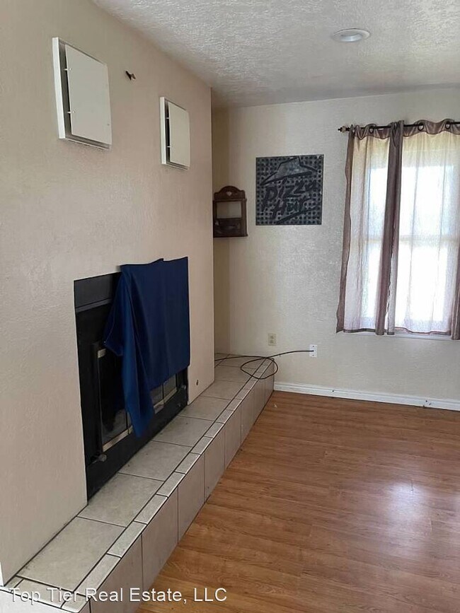 Foto del edificio - 3 br, 2 bath House - 405 5th St