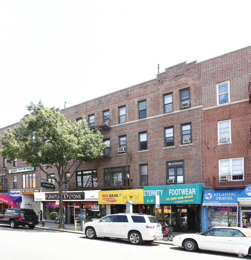 Primary Photo - 32-47 Steinway St
