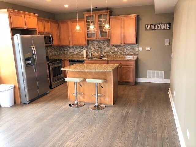 Foto del edificio - 5941 W Corcoran Plz