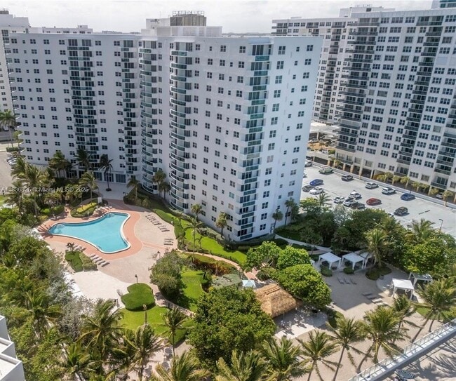 Building Photo - 3001 S Ocean Dr