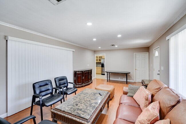 Building Photo - 8141 Whitsett Ave