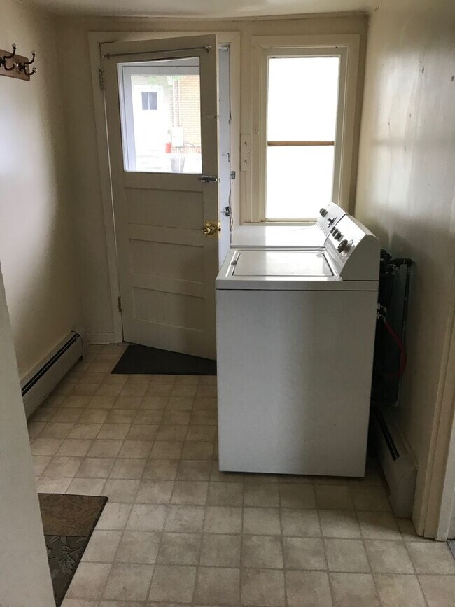 Foto del edificio - 745 1/2 Connecticut Ave-