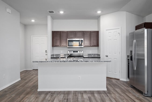 Building Photo - 1203 Eaton Dr