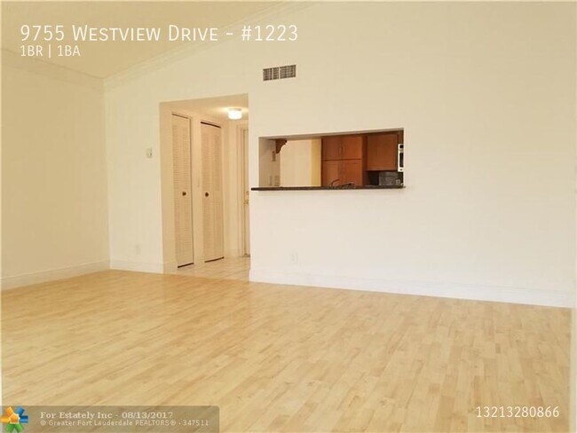 Foto del edificio - 9755 Westview Dr