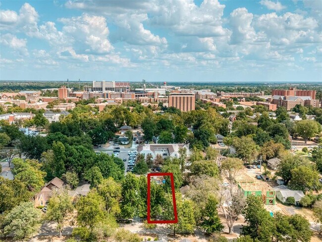Foto del edificio - 921 S Lahoma Ave