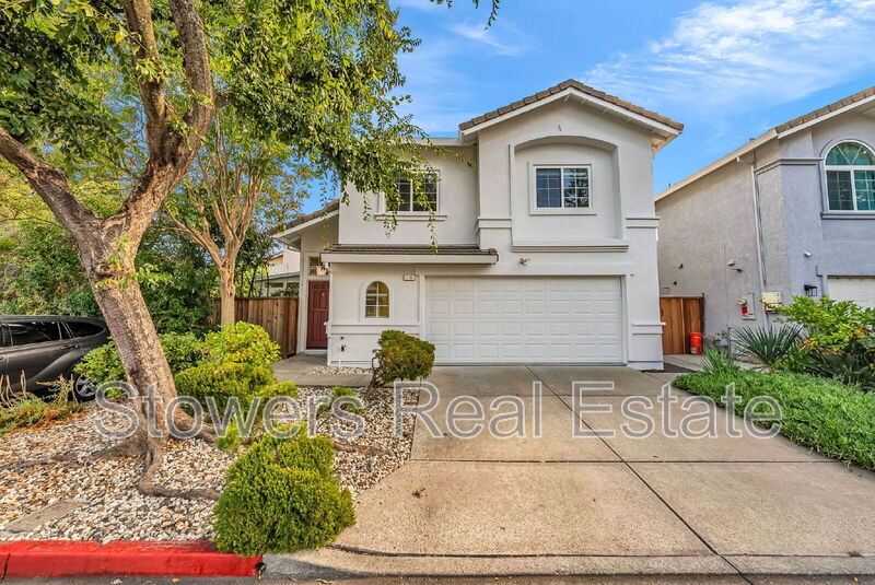 Primary Photo - 116 Foxglove Ln