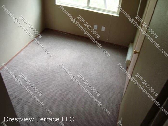 Building Photo - 3209 S 162nd St