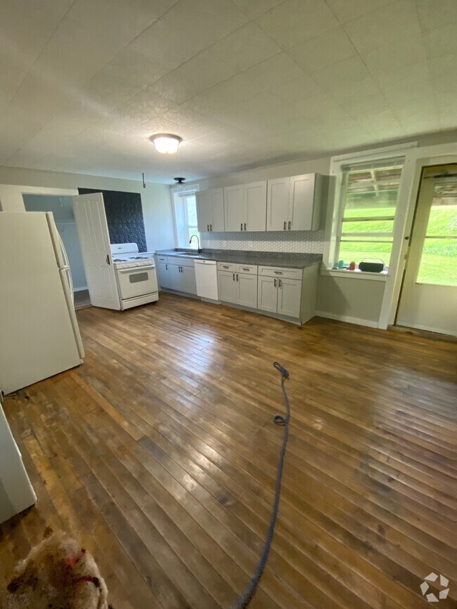 Apartments for Rent in Strafford VT with High Ceilings 1 Rentals