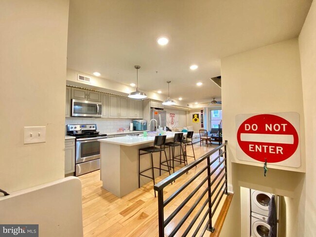 Foto del edificio - 1950 N Gratz St