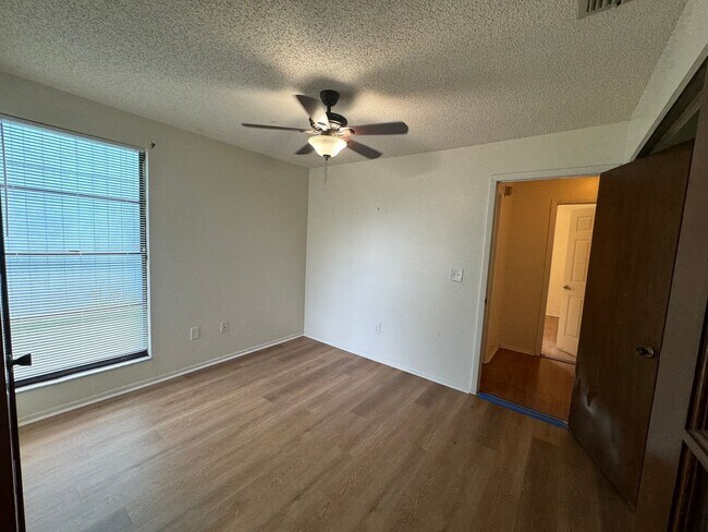 Photo - Cozy 3-bedroom, 2-bathroom home in heart o...