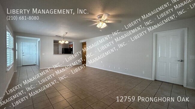 Foto del edificio - 12759 Pronghorn Oak